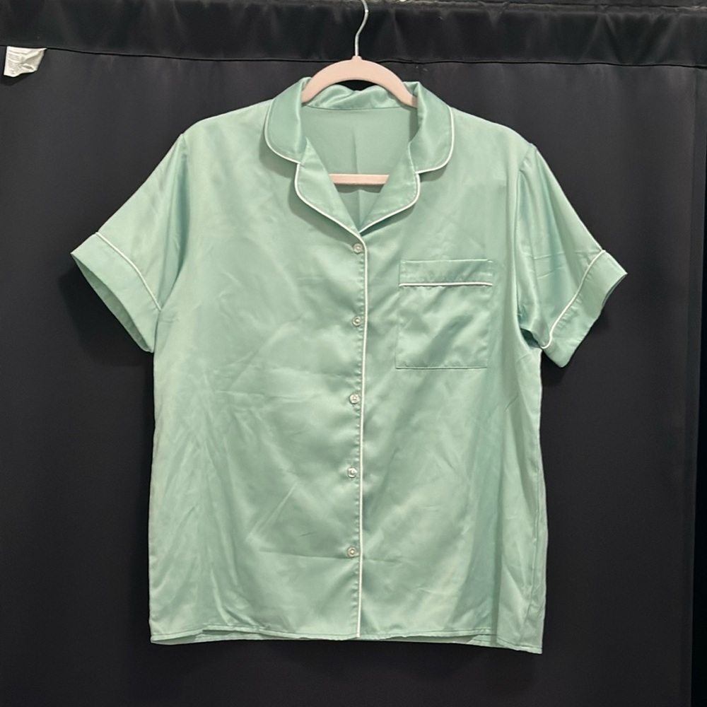 Uniqlo Satin mint green pajama loungewear set